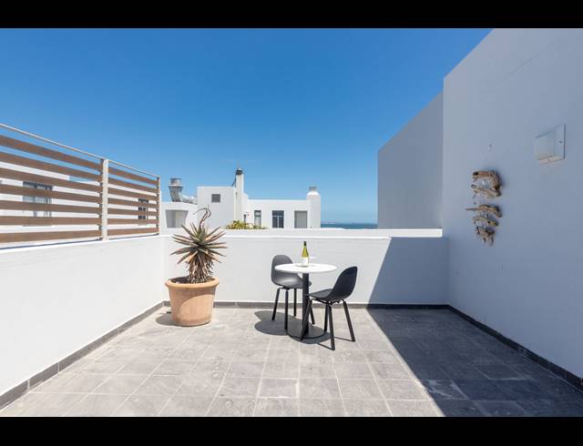 1 BEDROOM APARTMENT FOR SALE IN BIG BAY